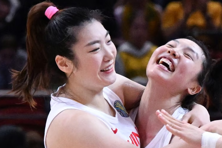 ทีมชาติหญิงของจีนคว้าเหรียญเงินในการแข่งขัน FIBA